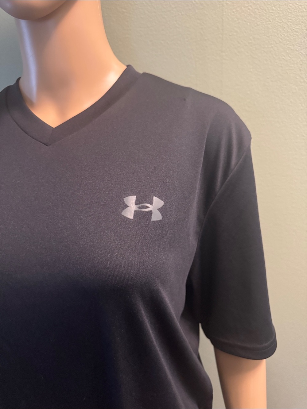 Under Armour Black V-Neck Short Sleeve Performance Tee - Picture 2 of 4